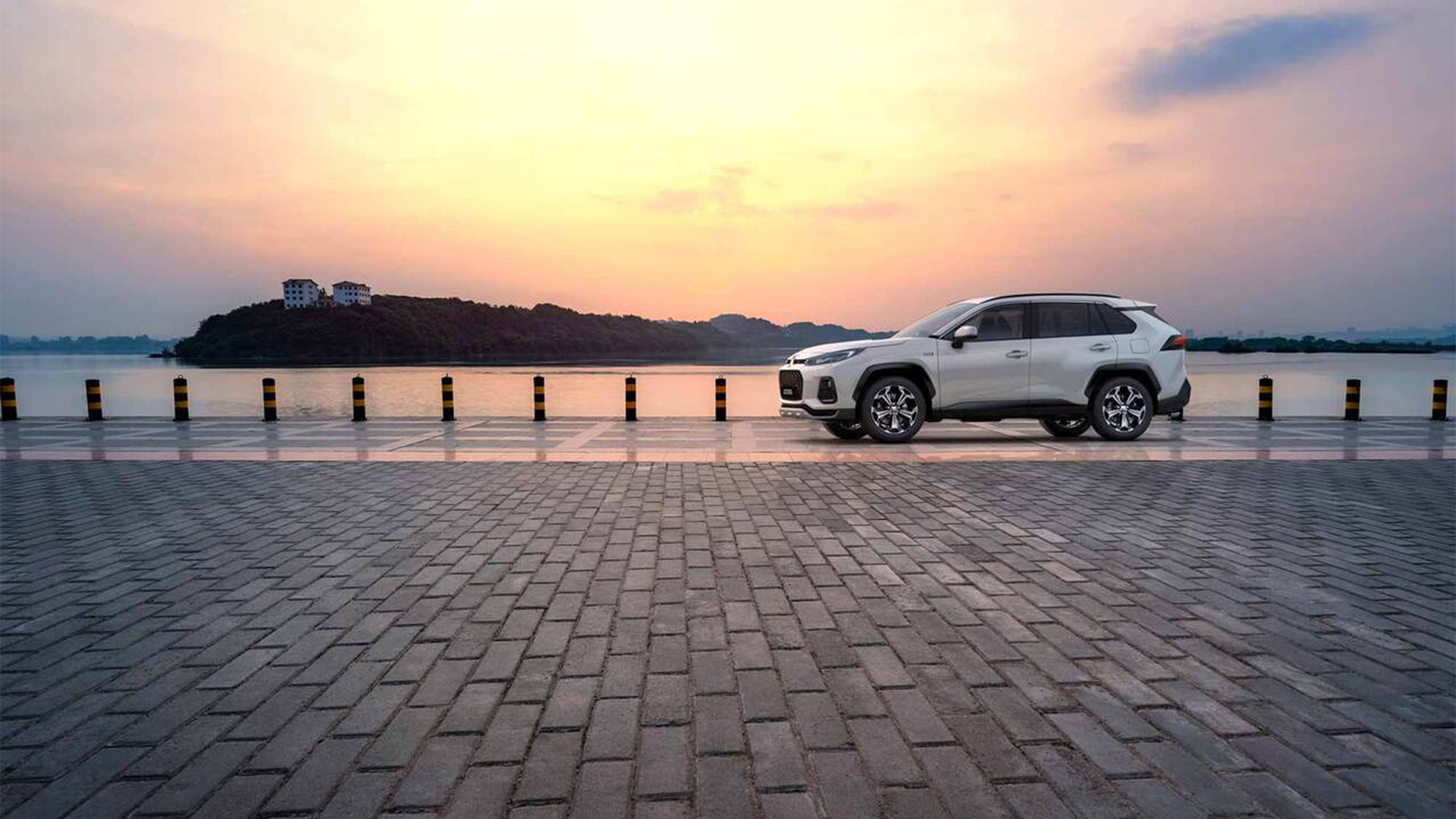 banniere-suzuki-across-hybride-rechargeable.webp