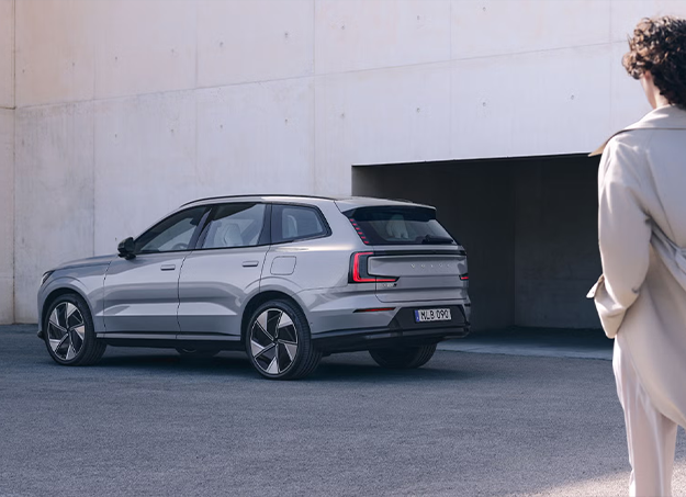 Amplitude-Auto-Volvo-EX90